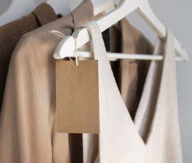 в России запретили продавать одежду без маркировки - фото - 1