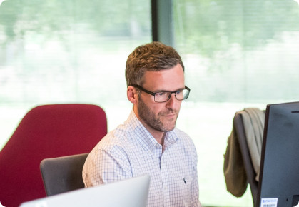 Ведущий менеджер по продажам